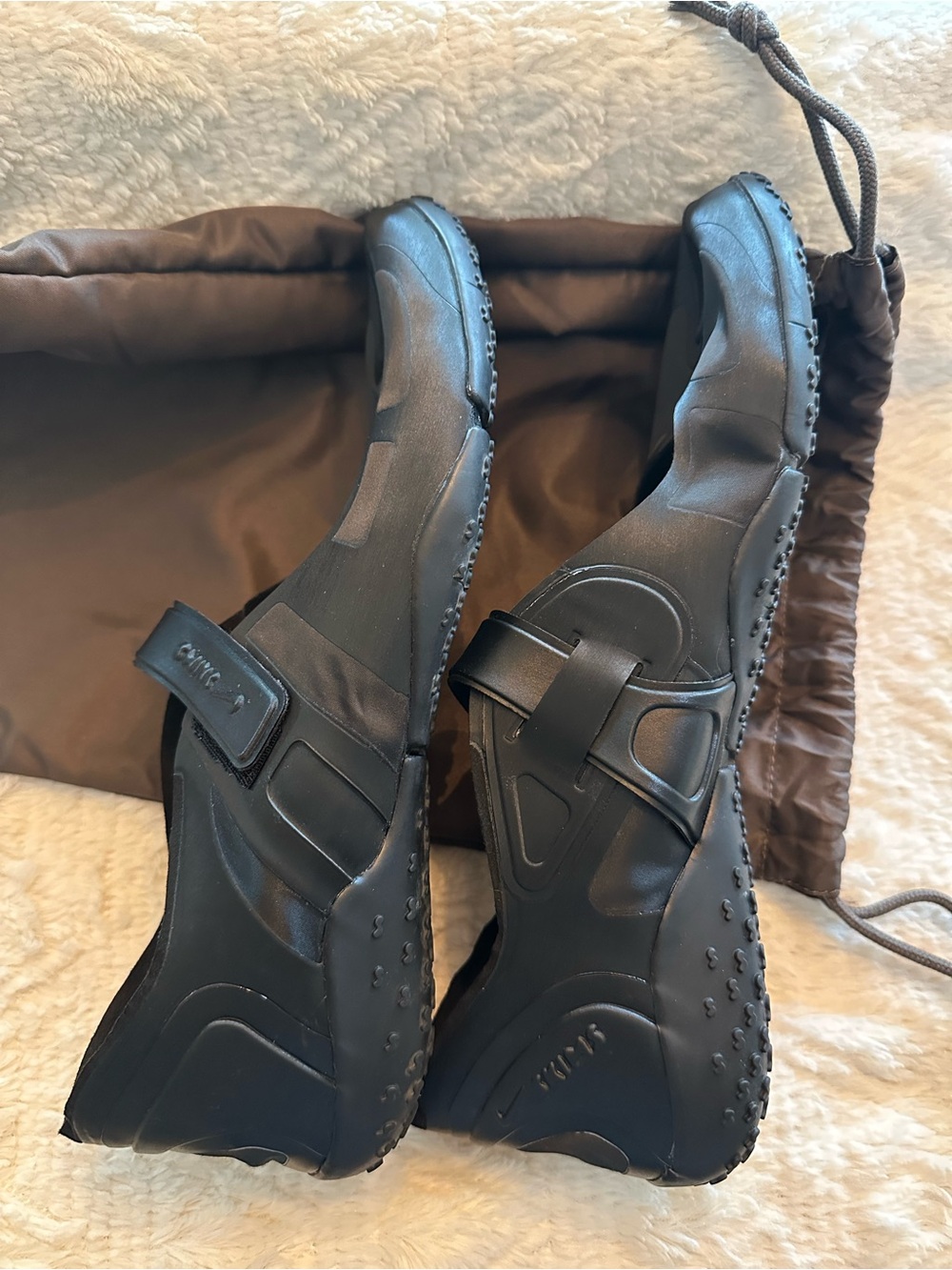 SKIMS Rift Slip-On Sneakers with Velcro Strap NWT 10.5 Men’s - Picture 5 of 6